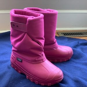 Girls Pink TUNDRA boots